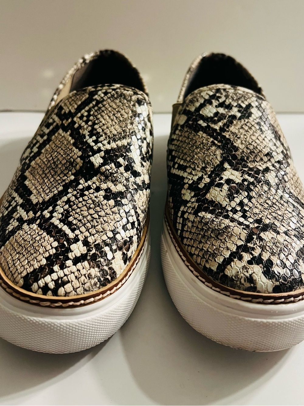 Steve Madden Snake Print Espadrille Slip-On Sneakers in Black and Cream - Size 8